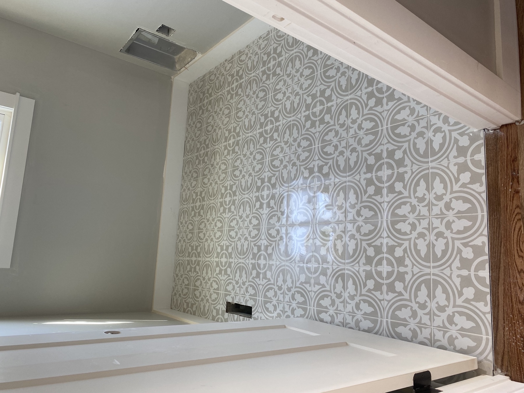 Laundry · patterned floor tile